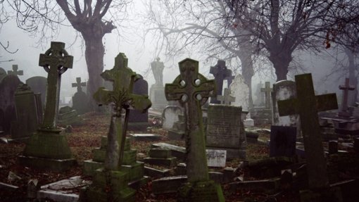 haunted-cemetery-hd-wallpaper.jpg