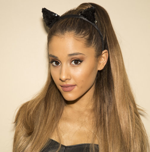 ariana_grande_con_orejitas_de_gata_0.jpg ariana_grande_con_orejitas_de_gata_0.jpg
